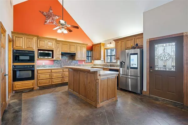 270 Nautilus Court, Decatur, TX 76234