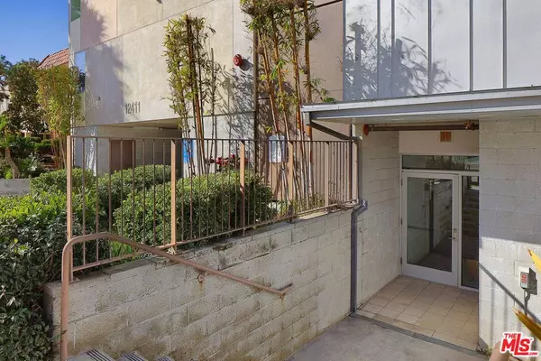 12411 Pacific Ave #202, Los Angeles, CA 90066