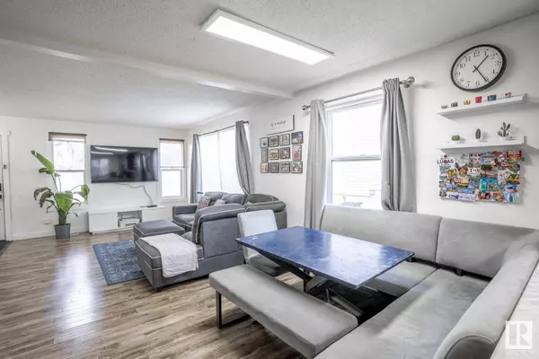 1011 39 ST NW, Edmonton, AB T6L 2K6