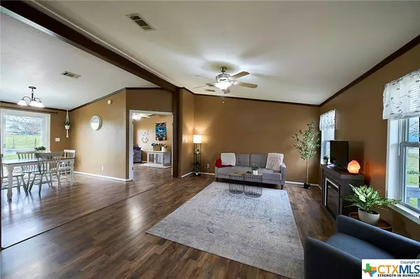 4801 Crossover RD, San Marcos, TX 78666