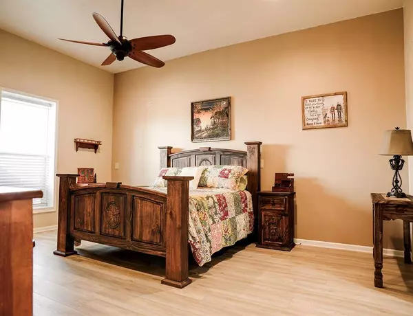 12373 Fm 532, Hallettsville, TX 77964