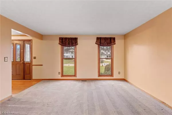 1339 Cherry Wood WAY, Uniontown, OH 44685