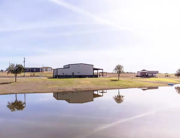 12373 Fm 532, Hallettsville, TX 77964