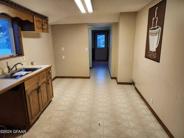 324 MADISON Avenue, Neche, ND 58265