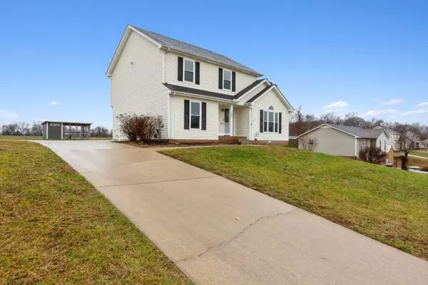 1084 Heatherwood Rd, Pleasant View, TN 37146