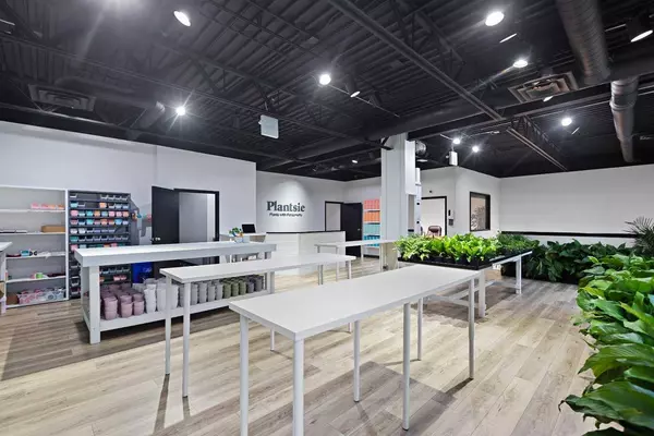 1918 9 AVE SE, Calgary, AB T2G 0V2