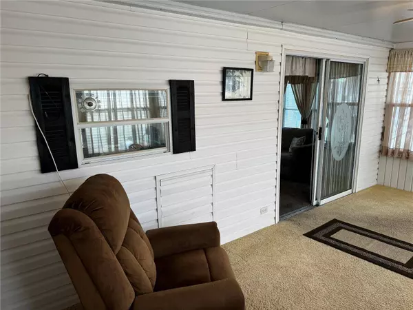 416 ARNOLD PALMER DR, Davenport, FL 33837