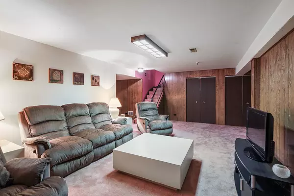 4130 Cove LN #A, Glenview, IL 60025