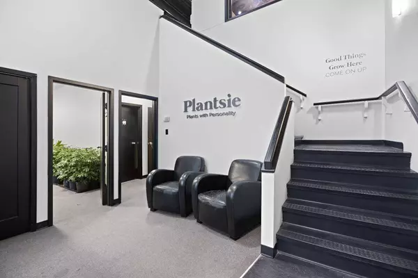 1918 9 AVE SE, Calgary, AB T2G 0V2