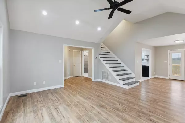 1084 Heatherwood Rd, Pleasant View, TN 37146