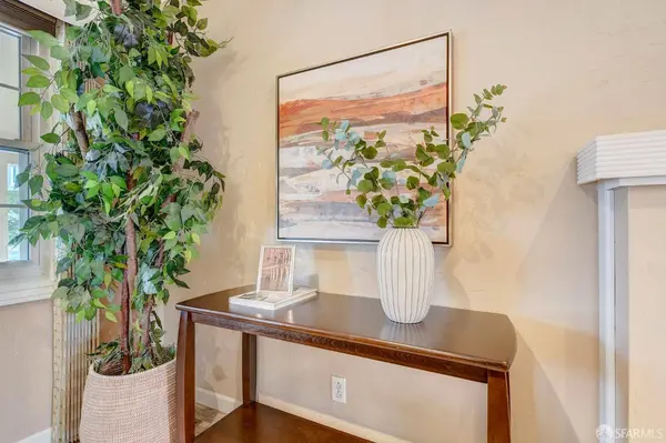 68 Burbank AVE, San Mateo, CA 94403