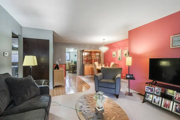 4130 Cove LN #A, Glenview, IL 60025