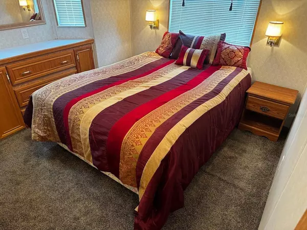 416 ARNOLD PALMER DR, Davenport, FL 33837