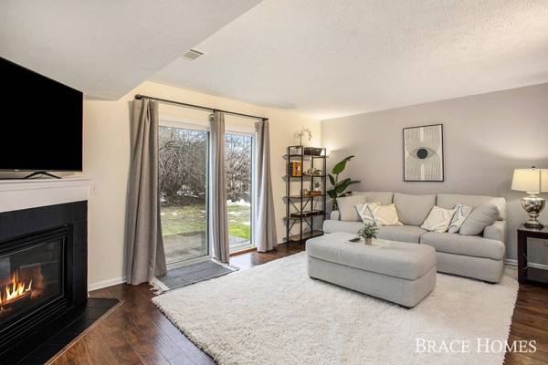 3293 Park Ridge NE Lane, Grand Rapids, MI 49525