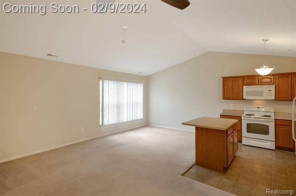 33562 Utica Road, Fraser, MI 48026