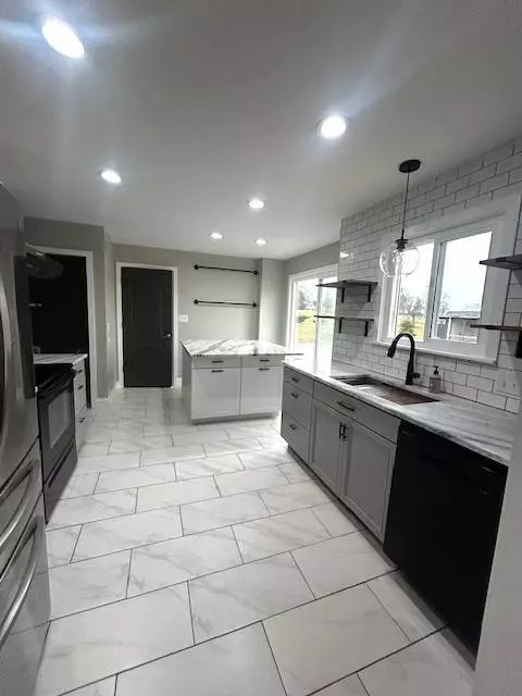 1084 Heatherwood Rd, Pleasant View, TN 37146