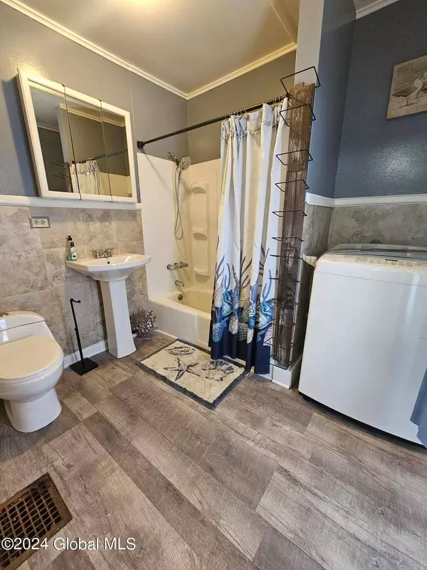 113 S S Kingsboro Avenue, Gloversville, NY 12078