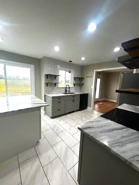 1084 Heatherwood Rd, Pleasant View, TN 37146