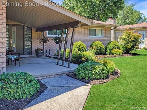 37793 Sarafina Drive, Sterling Heights, MI 48312