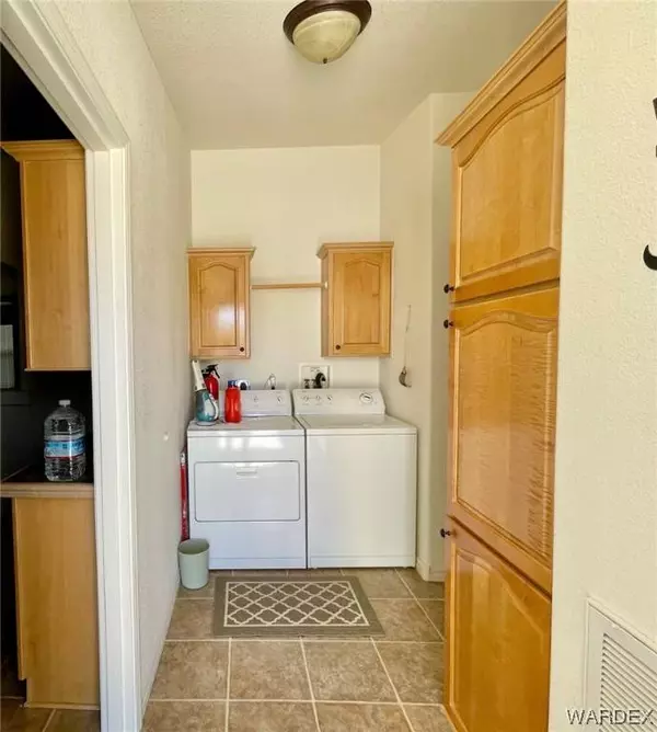 635 E Dellenbaugh DR, Meadview, AZ 86444