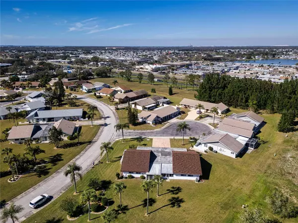 104 CARSWELL CIR #10, Sun City Center, FL 33573