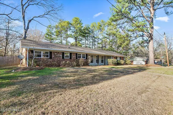 1008 Dogwood Drive, Clinton, MS 39056