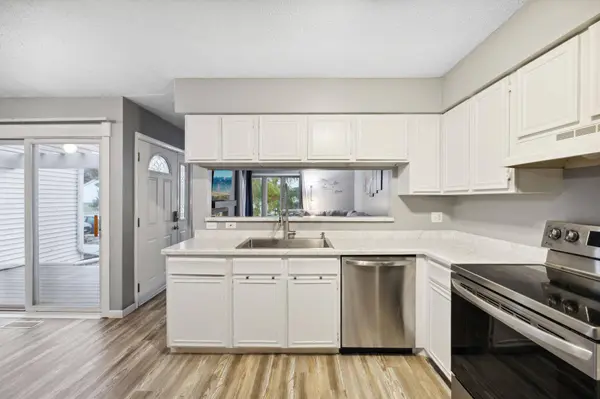 431 Fontaine CT, Woodbury, MN 55125