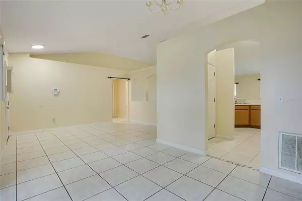 2862 WINDSOR HEIGHTS ST, Deltona, FL 32738