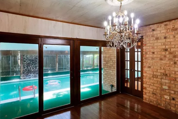 3201 TOLMAS DR, Metairie, LA 70002