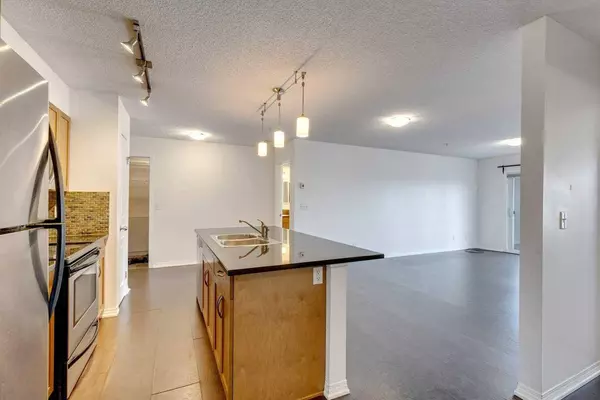 250 New Brighton Villas SE #214, Calgary, AB T2Z 0T8