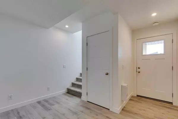 142 Spring Creek Common SW, Calgary, AB T3H 6E2