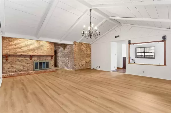 3201 TOLMAS DR, Metairie, LA 70002