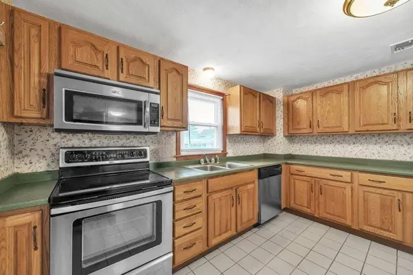 139 Yale St, Ludlow, MA 01056