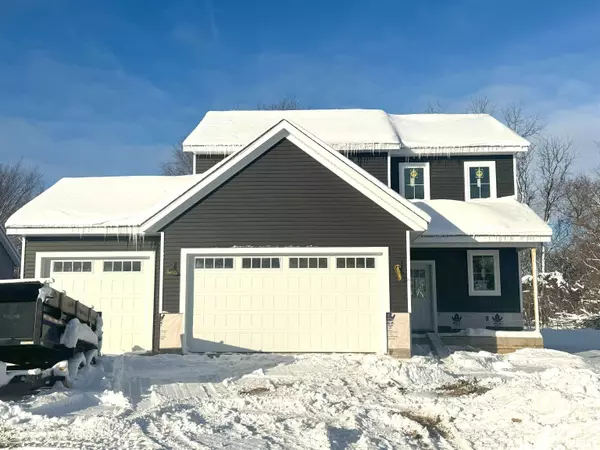 4902 WILLOW CIR, Davenport, IA 52806