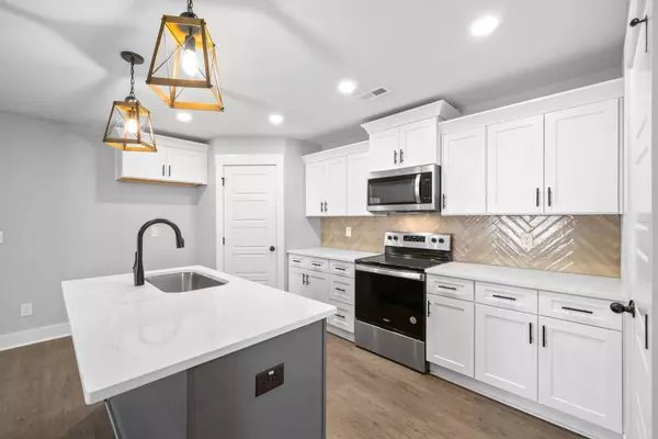 161 Monaghan Dr, Clarksville, TN 37042