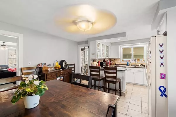 5 Walnut St, Methuen, MA 01844