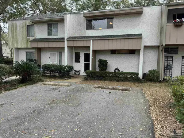 3400 Wimbledon Dr, Pensacola, FL 32504