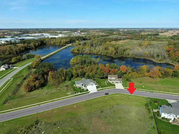 411 Chestnut LN, Faribault, MN 55021