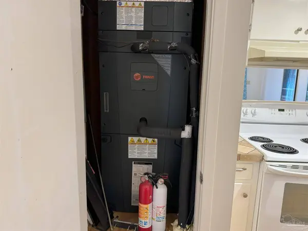 3400 Wimbledon Dr, Pensacola, FL 32504