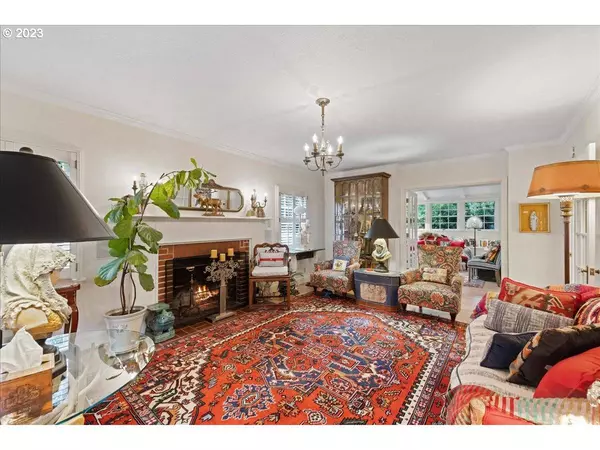 310 CHANDLER PL, Lake Oswego, OR 97034