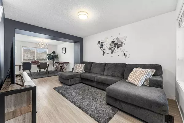 1042 Channelside WAY SW, Airdrie, AB T4B 3H8