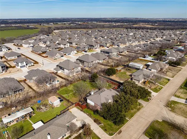 1100 Hillside Drive, Justin, TX 76247