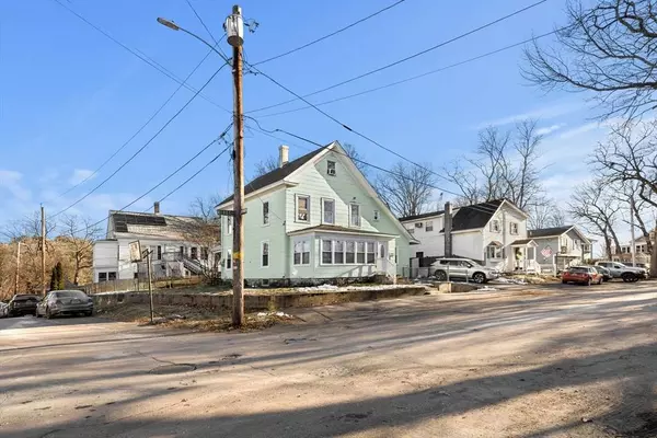 5 Walnut St, Methuen, MA 01844