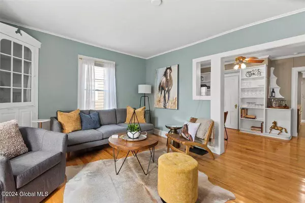 121 Lincoln Avenue, Saratoga Springs, NY 12866