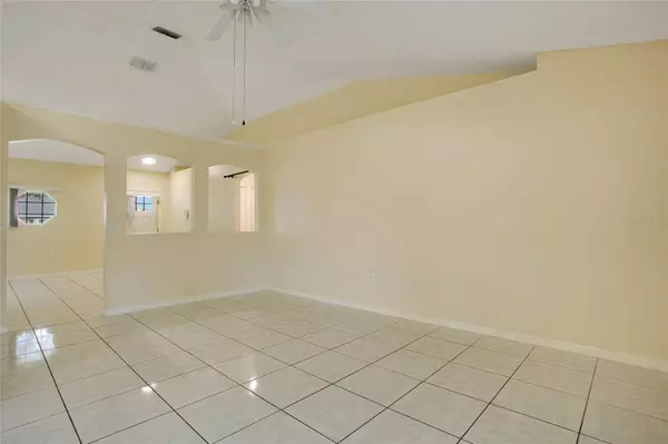 2862 WINDSOR HEIGHTS ST, Deltona, FL 32738