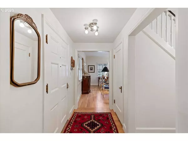 310 CHANDLER PL, Lake Oswego, OR 97034