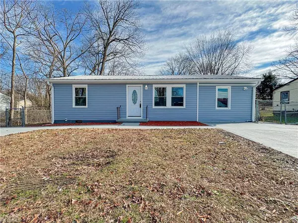 215 White ST, Thomasville, NC 27360