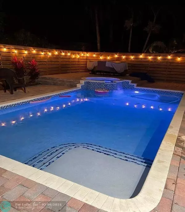 15350 SW 16th Ter, Miami, FL 33185