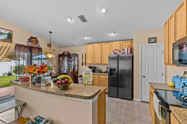 6625 CRESCENT LOOP, Winter Haven, FL 33884