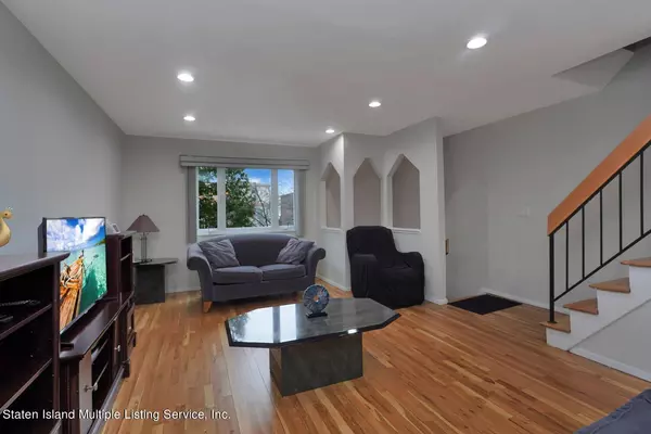 21 Kingsbridge Avenue, Staten Island, NY 10314